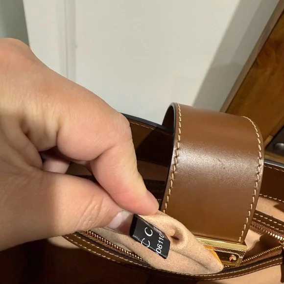 GucciOphidia Padlock Beige and Brown Shoulder Bag with Gold Accents - Picture 6 of 9